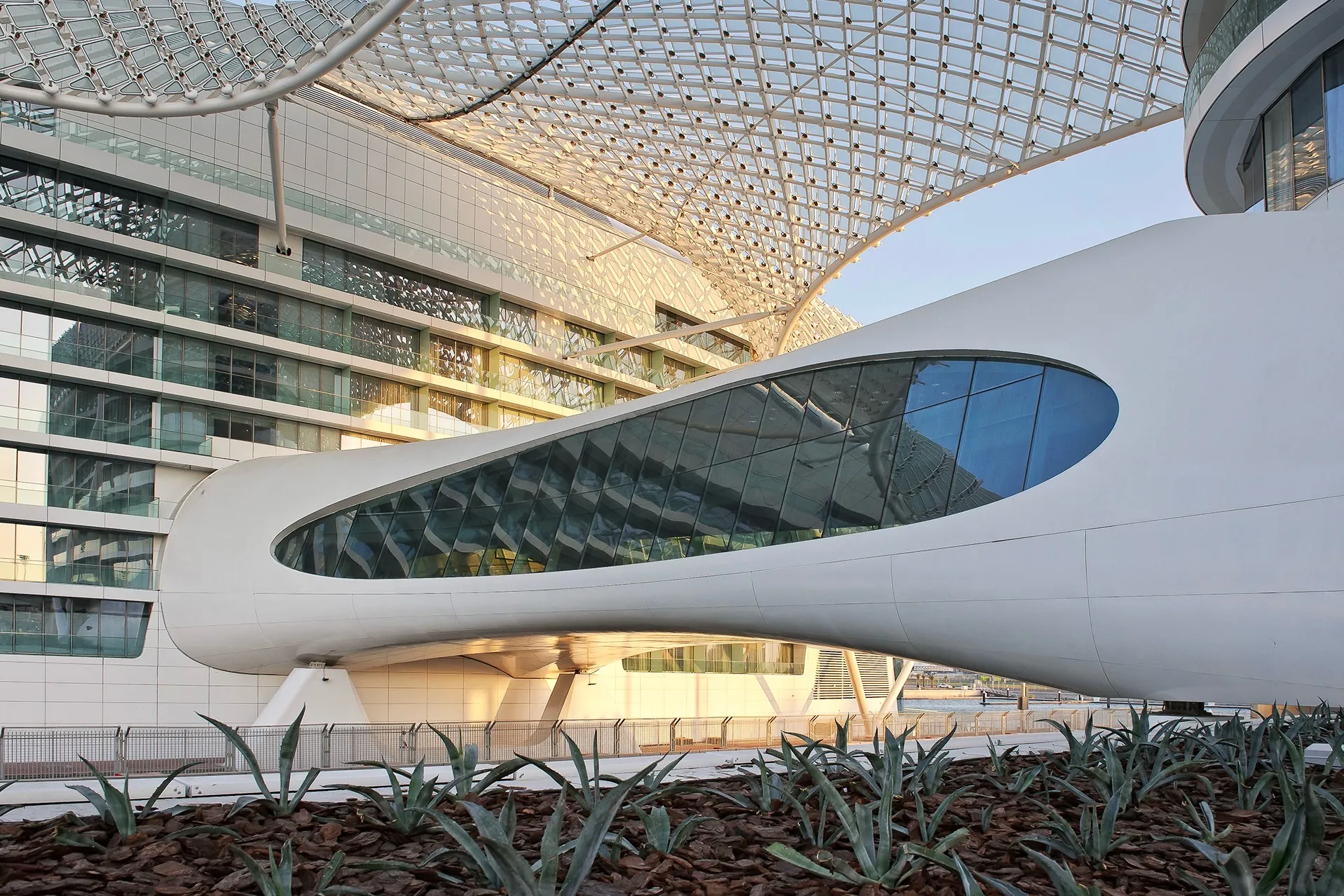 W Abu Dhabi – Yas Island